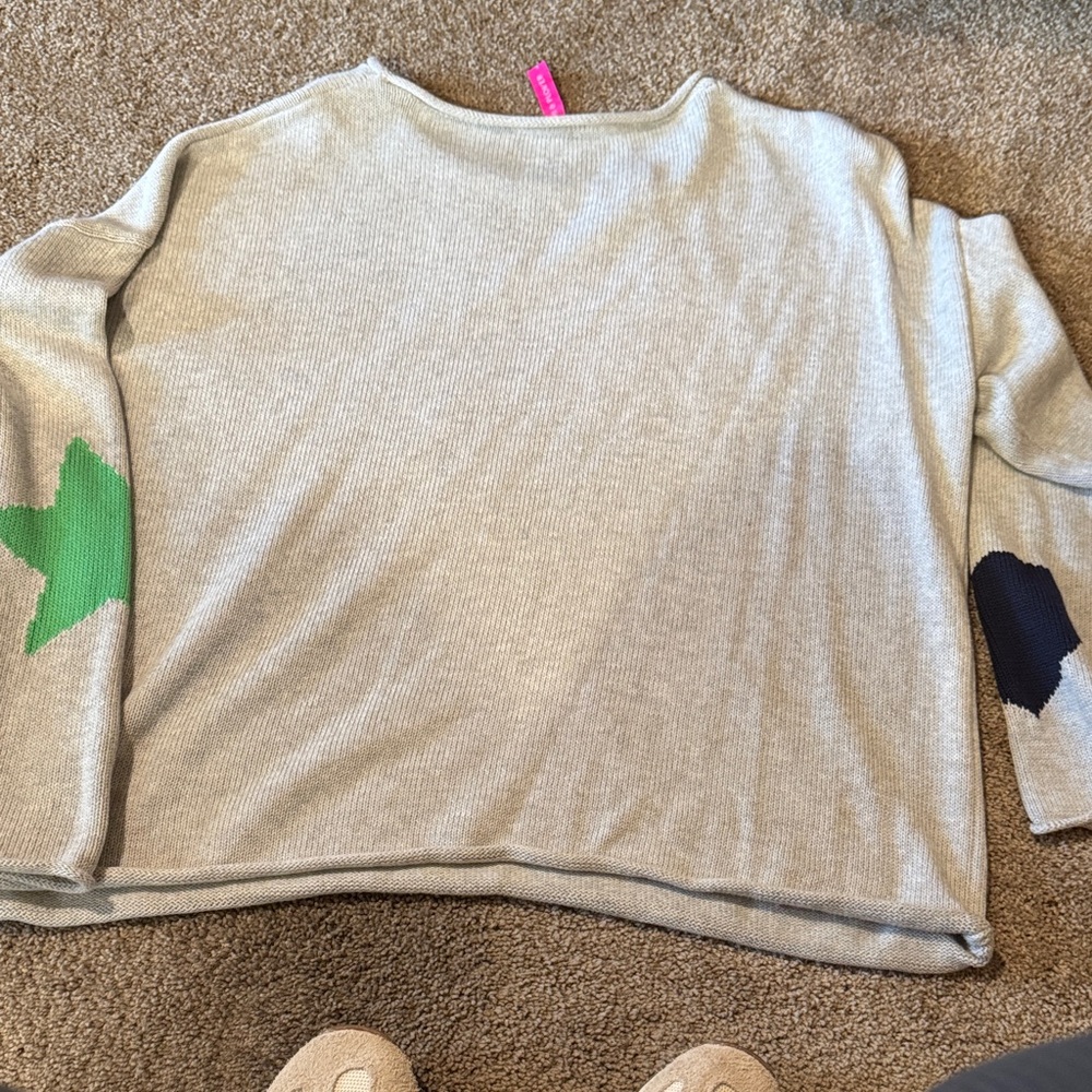 Gray Crewneck Sweater with Colorful Star & Heart Appliqués - Picture 4 of 8